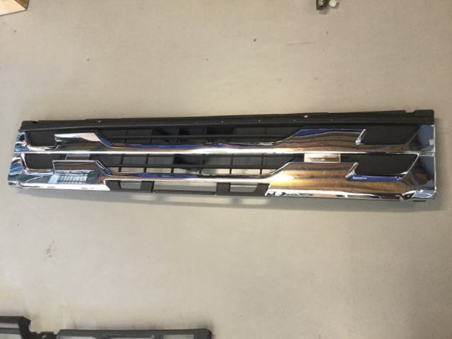 Isuzu F-Series FVM 1400 Front Panel Grille
