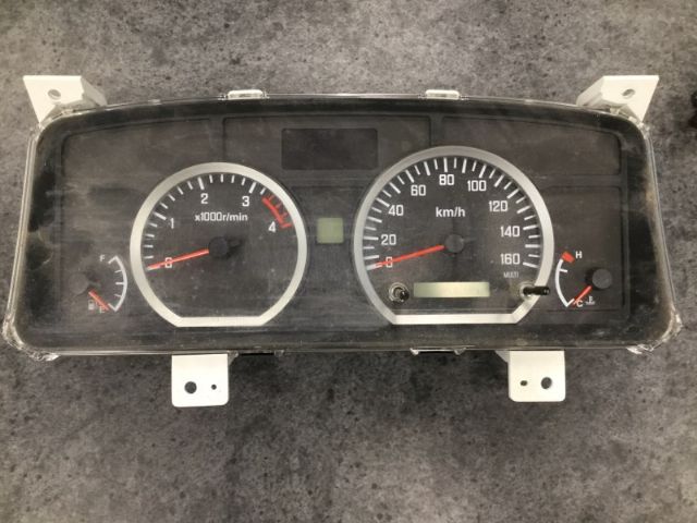 Isuzu N-Series NPR NPR75 06/2015-2016 Instrument Cluster